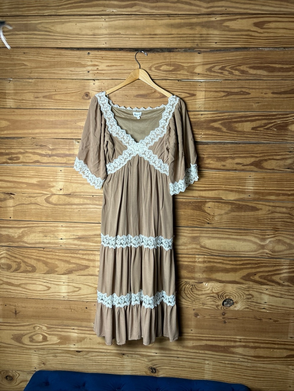 &merci Lace Trim Slip Top in Camel